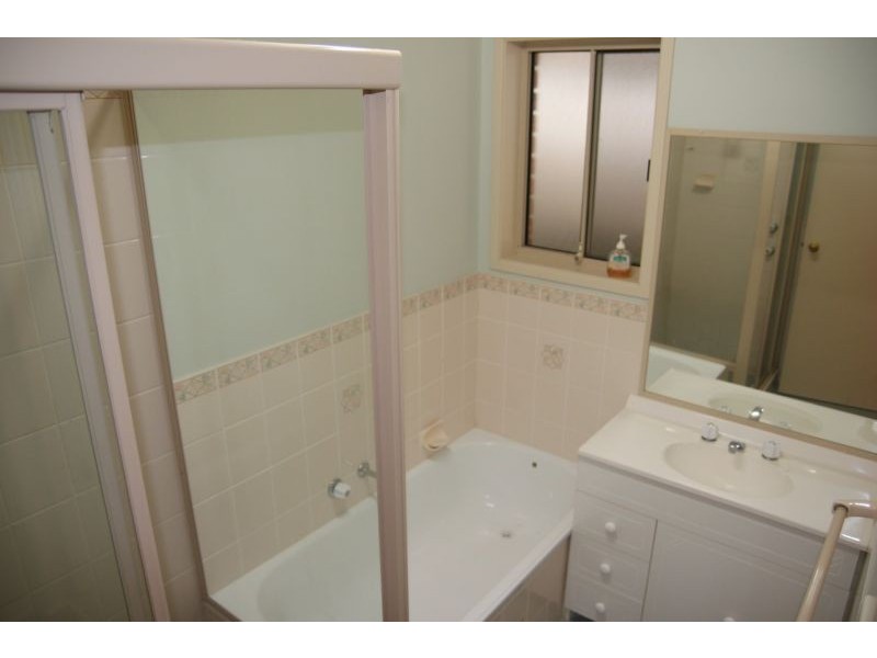 21 Greenway Avenue, Mannering Park NSW 2259