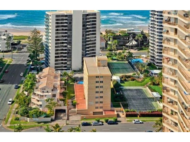 1/15 Pacific Street, Main Beach QLD 4217