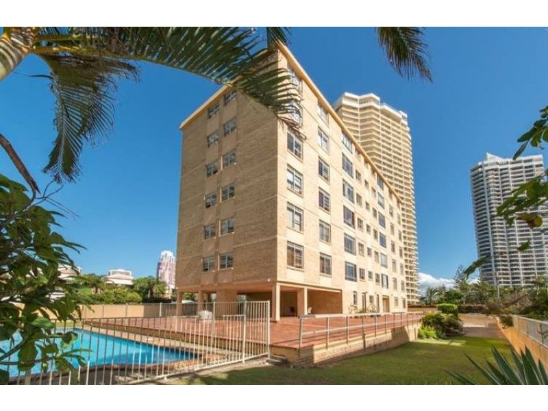 1/15 Pacific Street, Main Beach QLD 4217