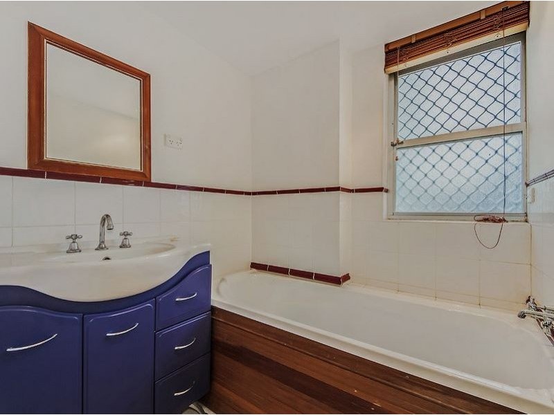 1/15 Pacific Street, Main Beach QLD 4217