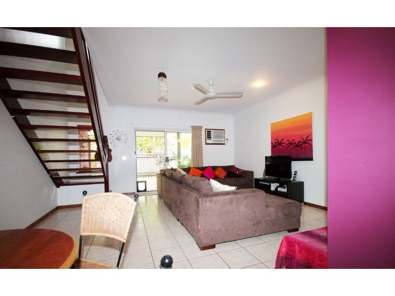 2/7 Macilwraith St, Manoora QLD 4870