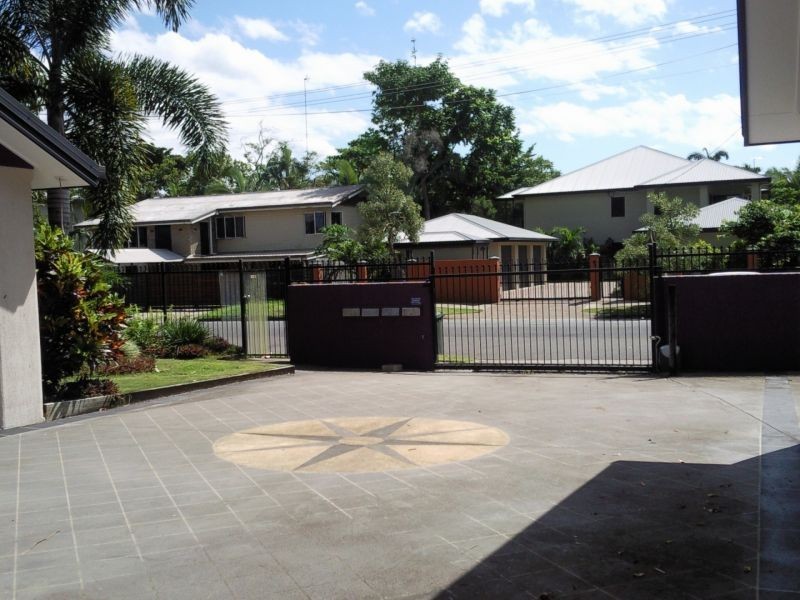 2/7 Macilwraith St, Manoora QLD 4870