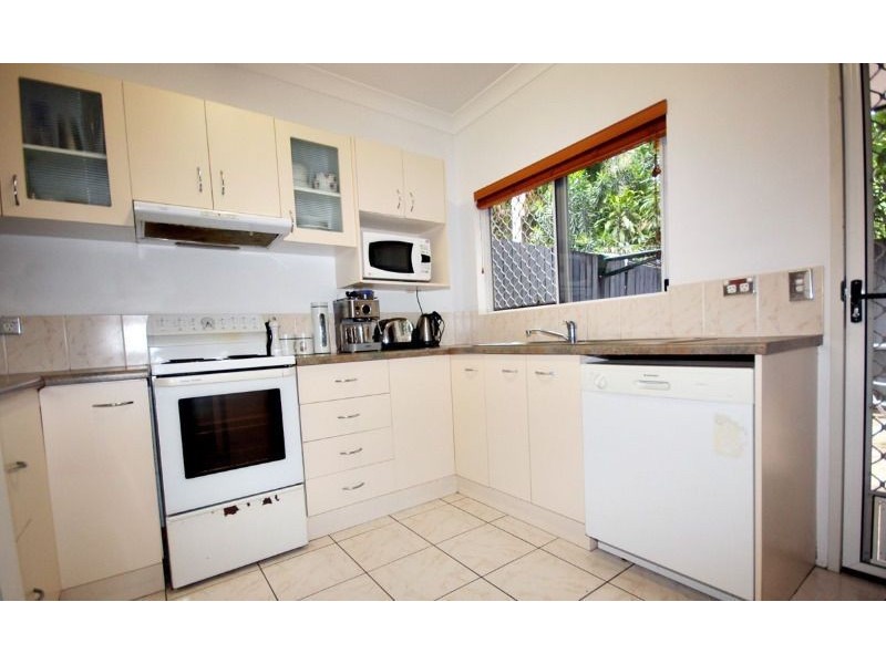 2/7 Macilwraith St, Manoora QLD 4870