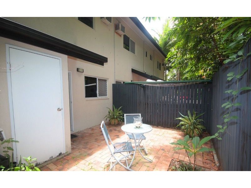 2/7 Macilwraith St, Manoora QLD 4870
