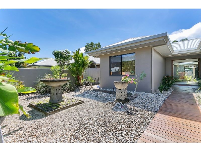 4 Saunders Court, Clifton Beach QLD 4879