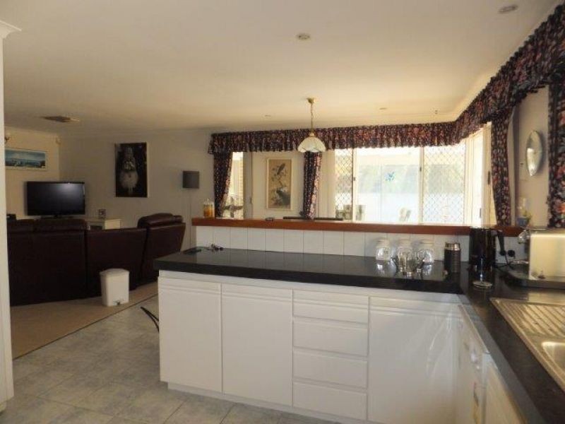 8 Southern Cross Circle, Ocean Reef WA 6027