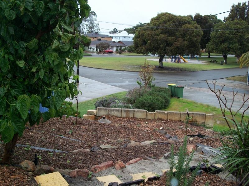 16 Headley Pl, Bayswater WA 6053