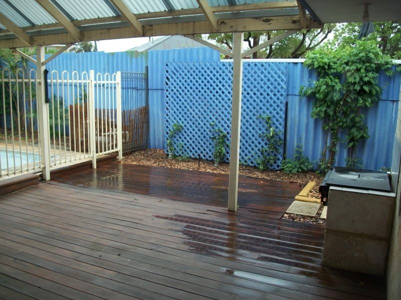 16 Headley Pl, Bayswater WA 6053