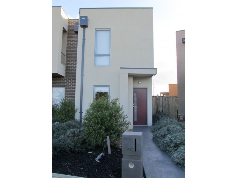 4c Hanworth Ave, Williams Landing VIC 3027