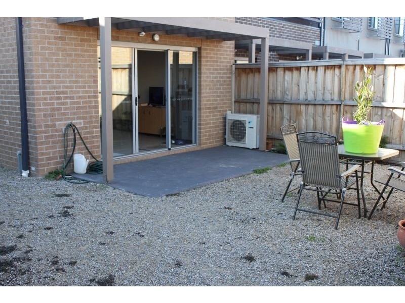 4c Hanworth Ave, Williams Landing VIC 3027