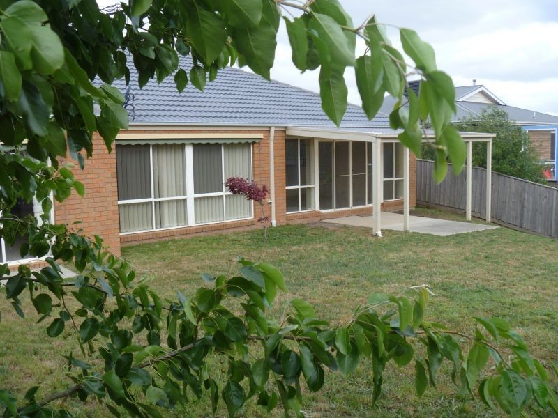 7 Windsor Rise, Sunbury VIC 3429