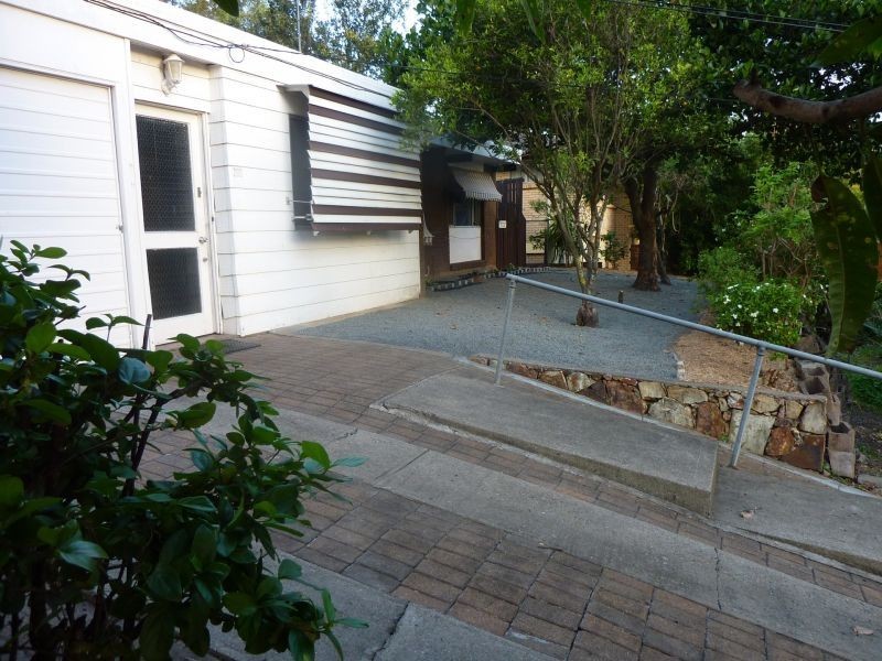 22 St Albans Street, Kenmore QLD 4069