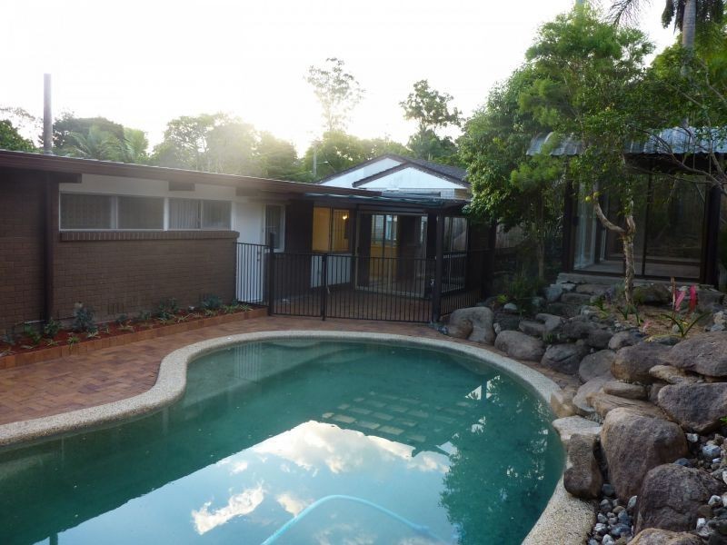 22 St Albans Street, Kenmore QLD 4069