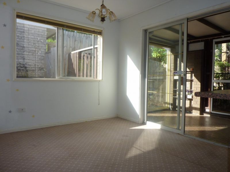22 St Albans Street, Kenmore QLD 4069