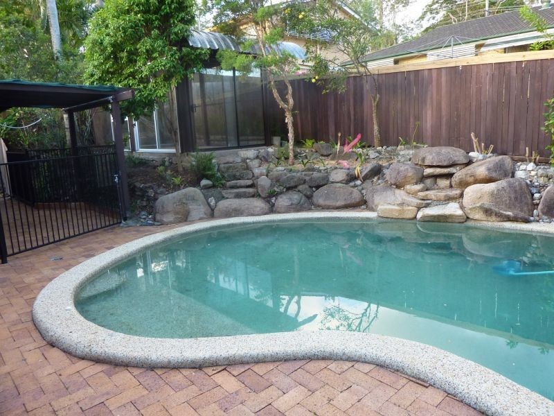 22 St Albans Street, Kenmore QLD 4069