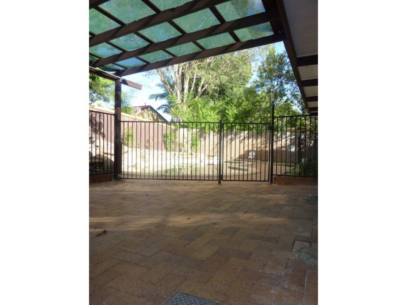 22 St Albans Street, Kenmore QLD 4069