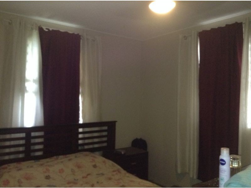 175 Blackstone Road, Silkstone QLD 4304