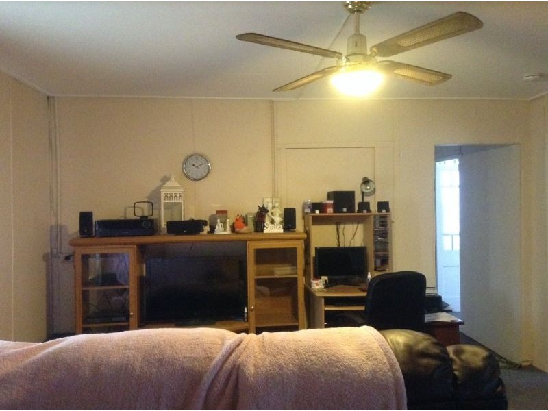 175 Blackstone Road, Silkstone QLD 4304