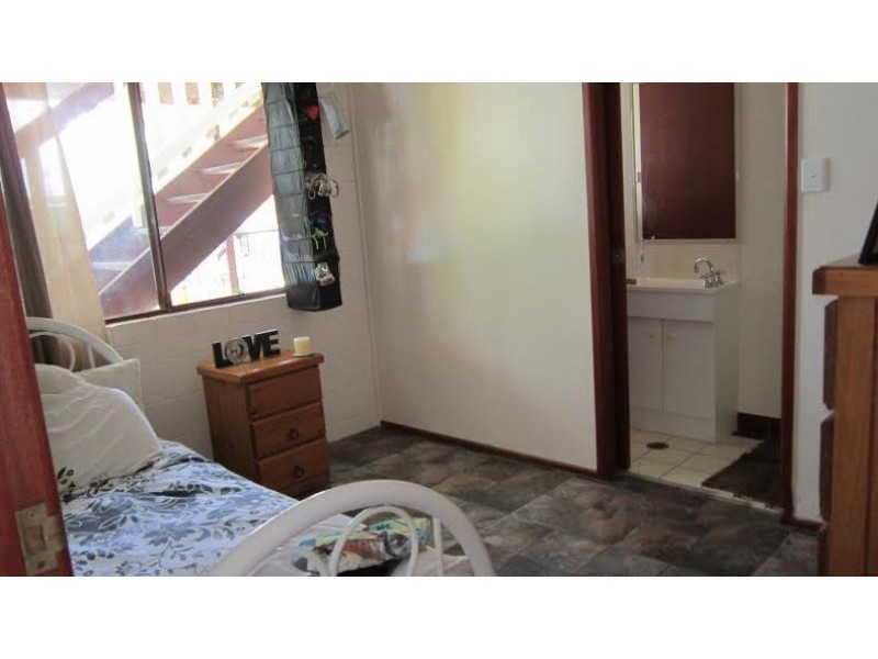 5 Chapple Court, Boyne Island QLD 4680