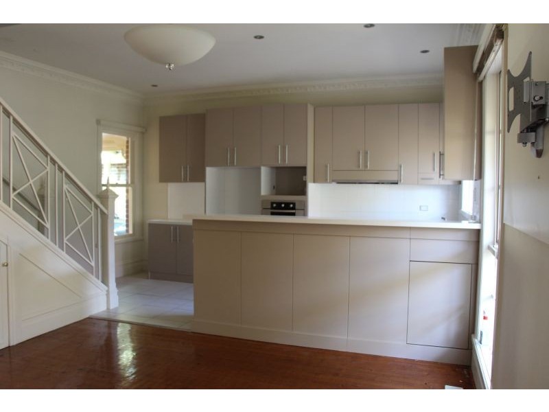 27 Howard St, Maidstone VIC 3012