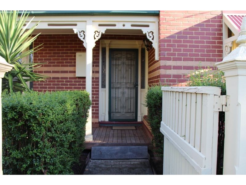 27 Howard St, Maidstone VIC 3012