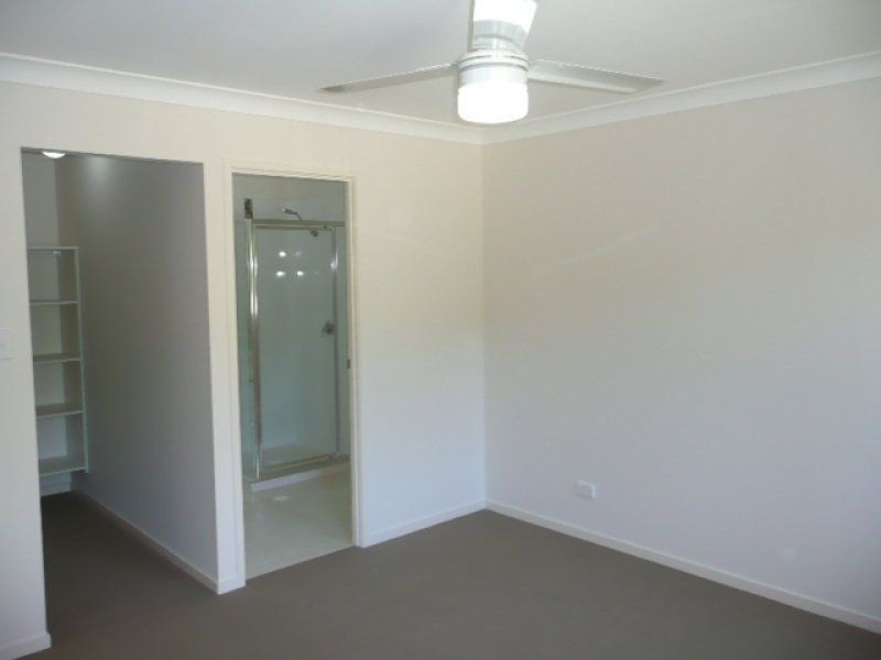 133b Wunburra Circle, Pacific Pines QLD 4211