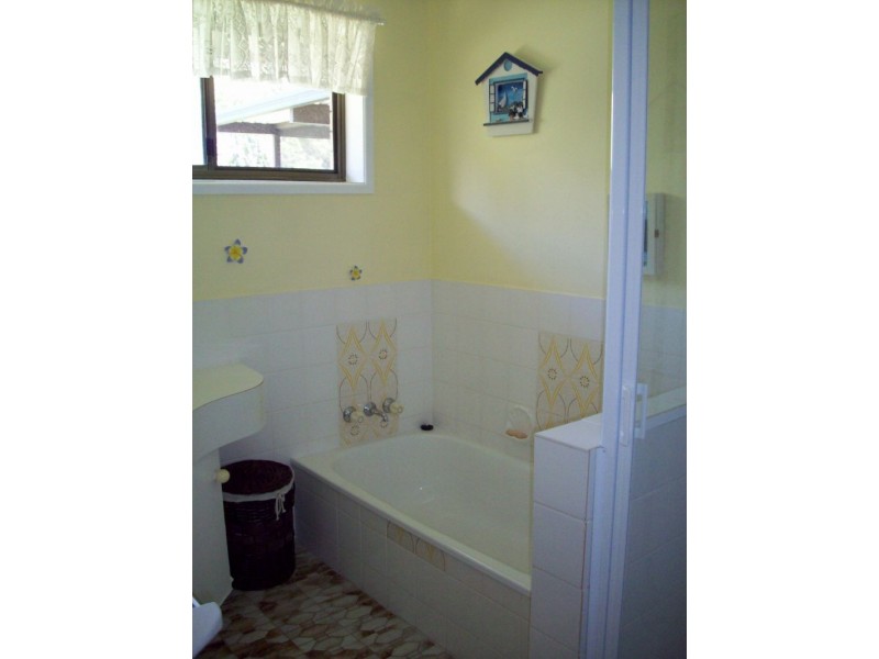 11 Ambako Place, Golden Beach QLD 4551