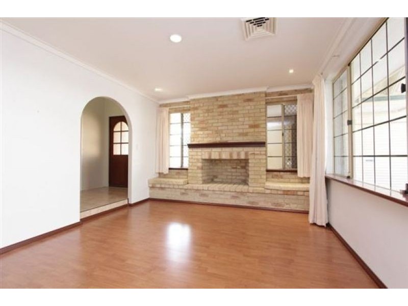 9 Barrett-lennard Parade, Winthrop WA 6150