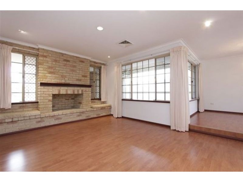 9 Barrett-lennard Parade, Winthrop WA 6150