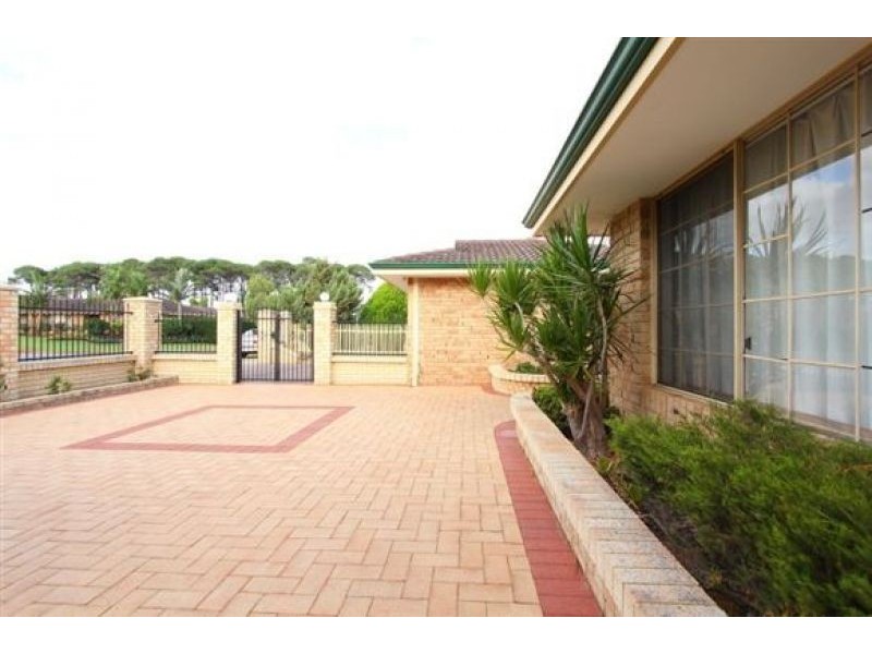 9 Barrett-lennard Parade, Winthrop WA 6150