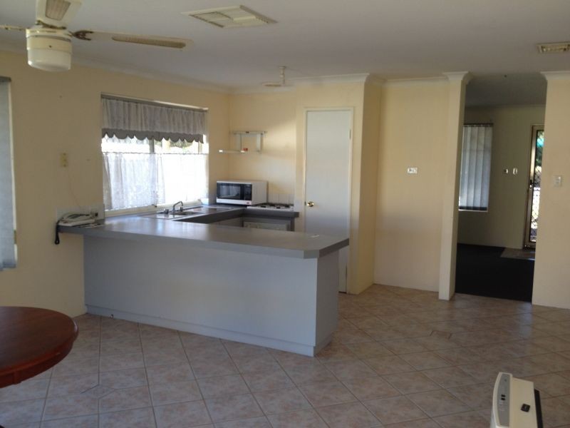 2 Lombe Garden, Atwell WA 6164