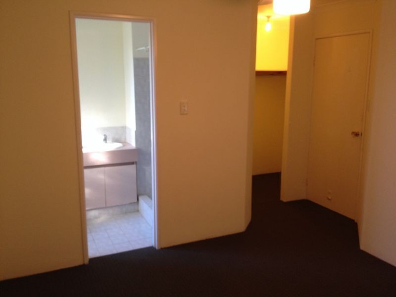2 Lombe Garden, Atwell WA 6164