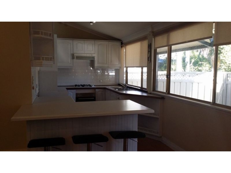 27 Toowong St, Bayswater WA 6053