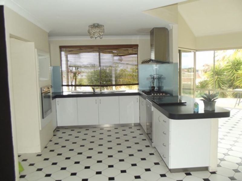 8 Ketch Close, Ocean Reef WA 6027