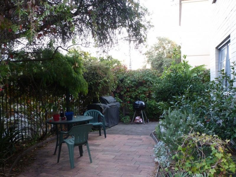 2/30 Edmund St, Clifton Hill VIC 3068