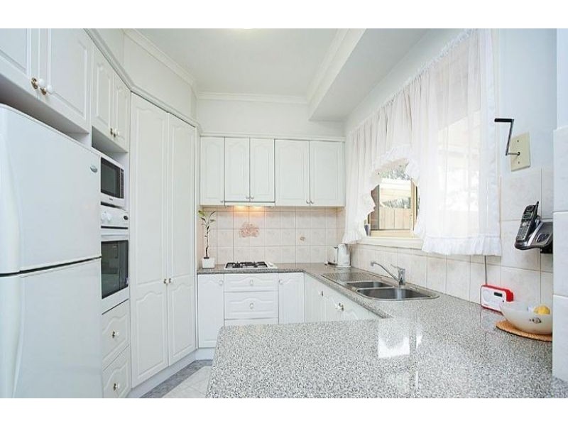 16 Dundee Way, Sydenham VIC 3037