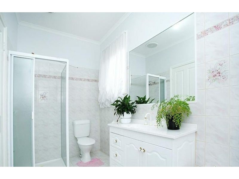 16 Dundee Way, Sydenham VIC 3037