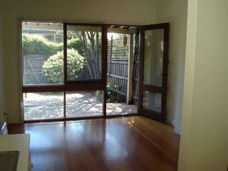 70 Palmerston Crescent, South Melbourne VIC 3205