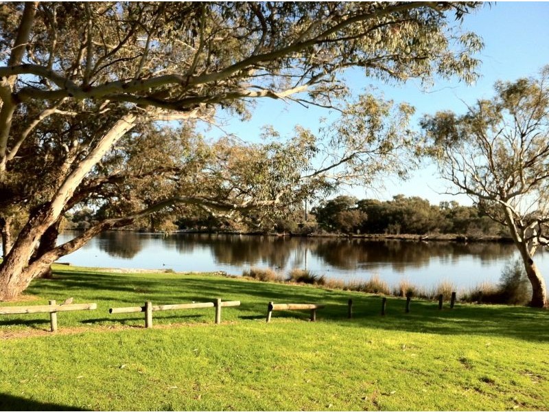 4 Davis Street, Ascot WA 6104