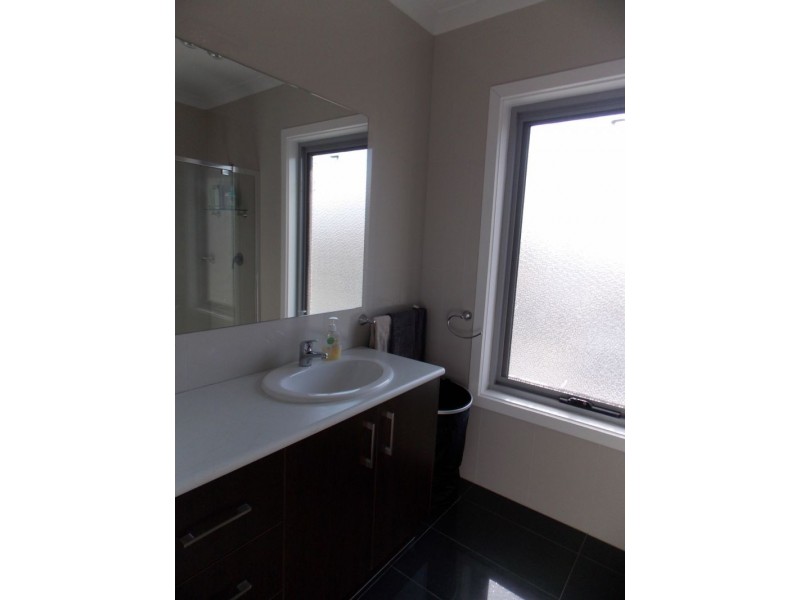 1 Iris Avenue, Altona North VIC 3025