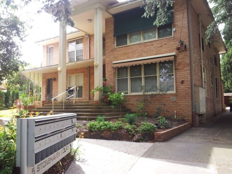 1/5 Stonehaven Court, Toorak VIC 3142