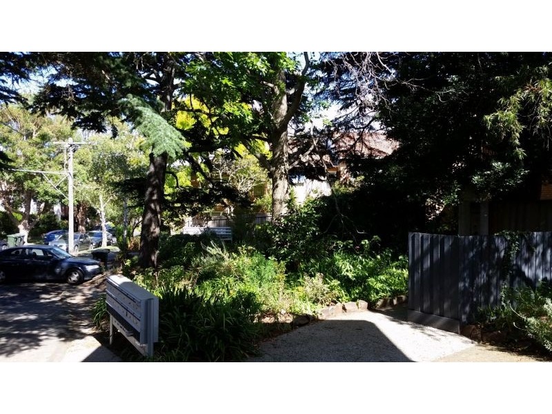 1/5 Stonehaven Court, Toorak VIC 3142