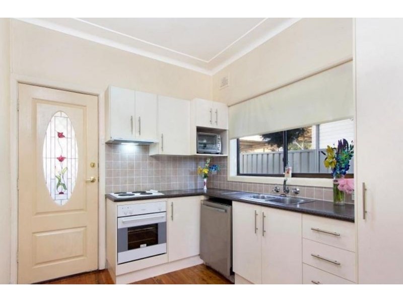 4 Oxford St, Cambridge Park NSW 2747