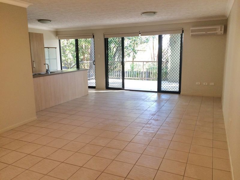 2/23 Crest Street, Mount Gravatt East QLD 4122