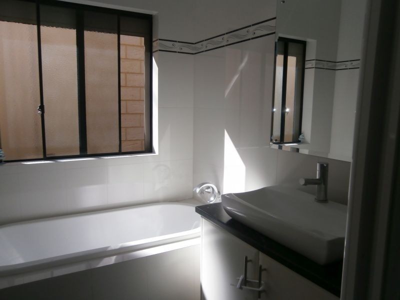 16 Romaine Loop, Darch WA 6065