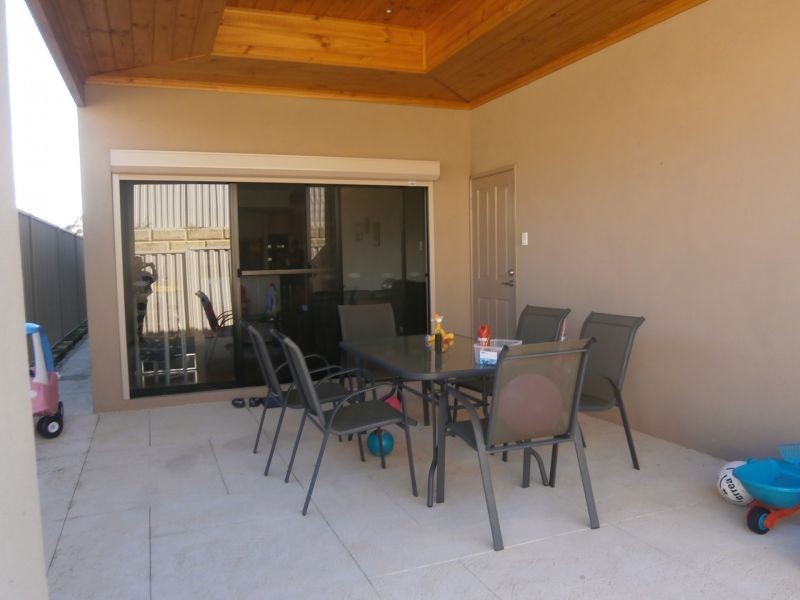 16 Romaine Loop, Darch WA 6065