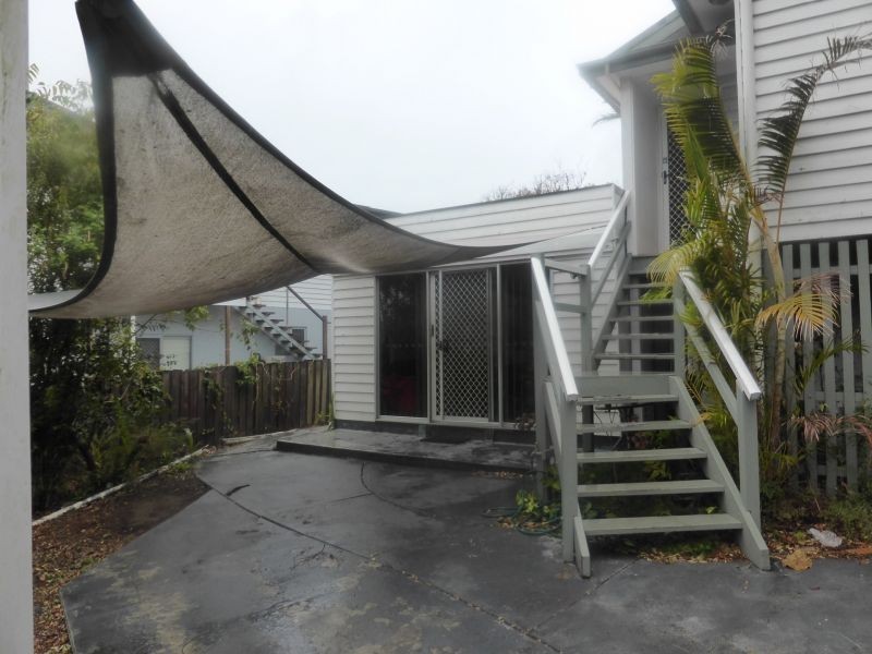 4a Lind Avenue, Southport QLD 4215