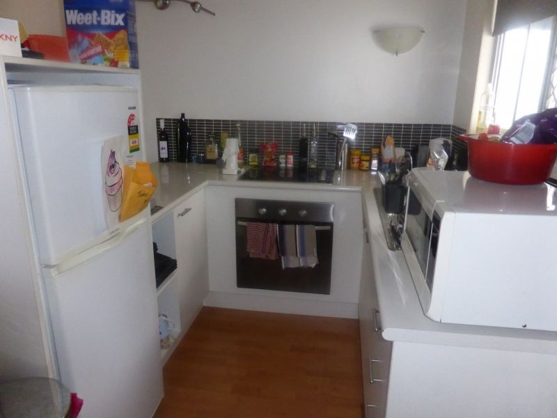 4a Lind Avenue, Southport QLD 4215