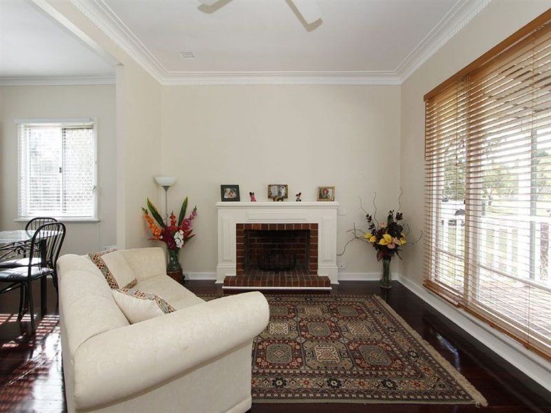 35 Grigg Place, Hilton WA 6163