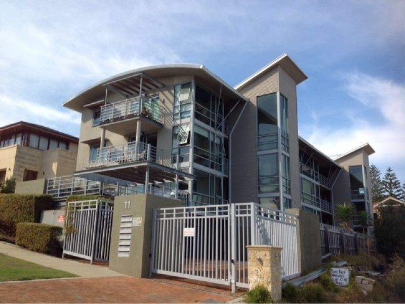 9/11 Rosendo St, Cottesloe WA 6011